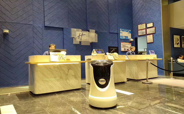 服务机器人在银行大厅有什么优点？