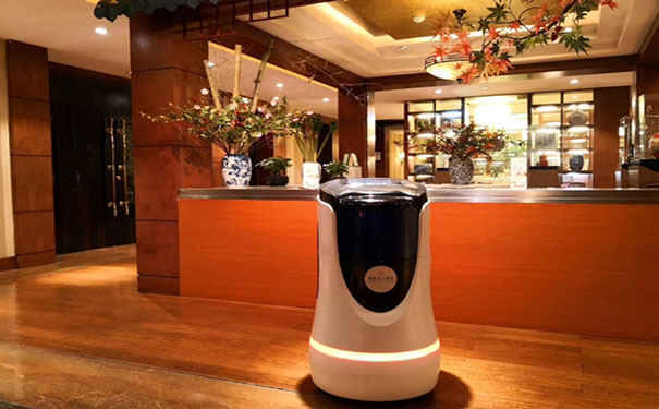 打造智慧酒店一定少不了酒店服务机器人