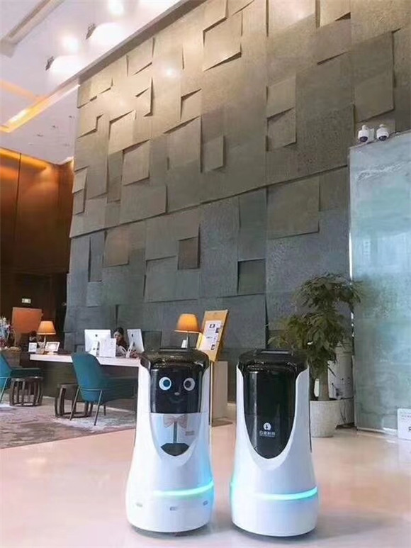 酒店机器人入职酒店