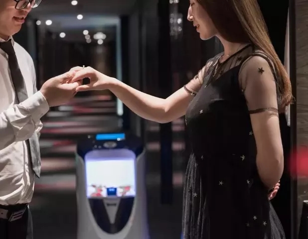 上下电梯机器人