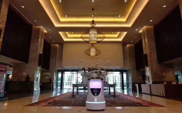 服务机器人对酒店有哪些深刻的影响？