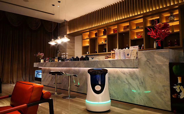 服务机器人如何影响酒店行业？